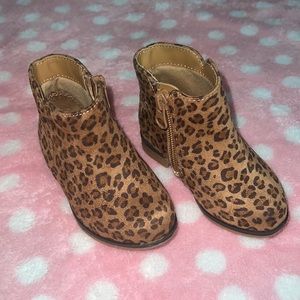 Babygirl Cheetah Booties
